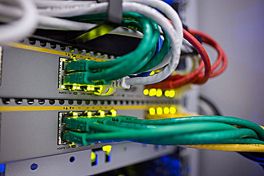 怎么设置电脑显示器分辨率、颜色及刷新频率